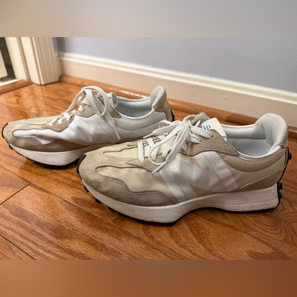 New balance 327 women’s size 9